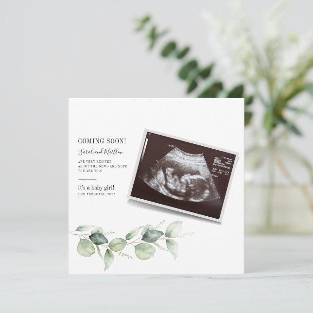 Eukalyptus Baby Reveal Botanische Schwangerschaft Ankündigung (Stehend Vorderseite)
