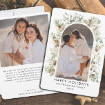 Eukalyptus-Grüne Weihnachten<br><div class="desc">Entdecken Sie den Geist der Weihnachtszeit mit unserer "Botanischen Eukalyptus Greenery Custom Christmas Holiday Card". Diese Karte verbindet den Charme der Kernästhetik mit einer Touch botanischer Eleganz und ist somit die perfekte Leinwand für Ihre festlichen Wünsche. Der minimalistische Blattkranz und der botanische Aquarellkranz bilden einen wunderschönen Rahmen für Ihr elegantes...</div>