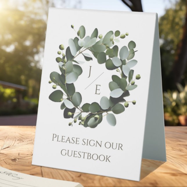 Eukalyptus Wreath Wedding | Weiß Tischaufsteller (White Modern Monogram Eucalyptus Wreath Wedding Table Tent Sign)