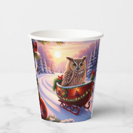 Eule auf einem Schlitten während der Ferien Pappbecher