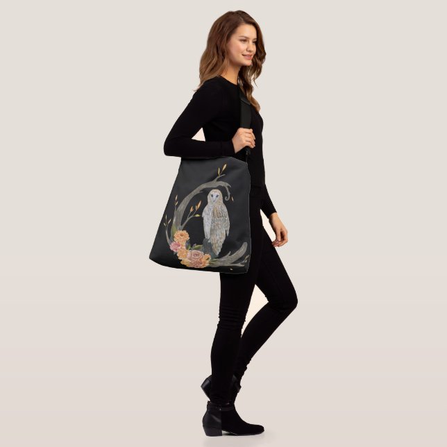 Eule mit Rose Tragetaschen Mit Langen Trägern (Am Model)