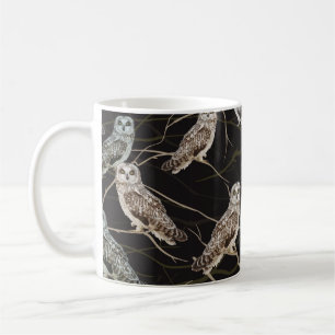 Eule sitzt auf einem Ast Kaffeetasse