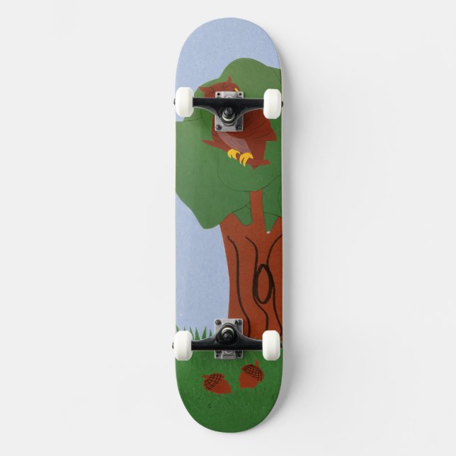 Eule und ein Eichenbaum Whimsikaler Cartoon Kunst Skateboard (Vorderseite)