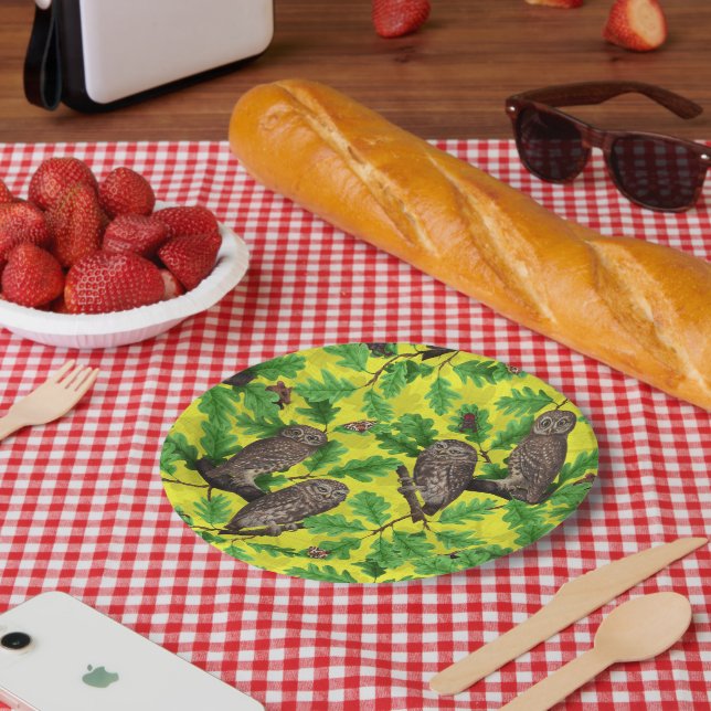 Eulen im Wald auf zitronengelb Pappteller (Picknick)