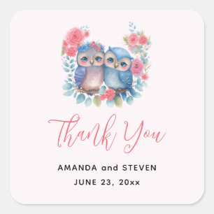 Eulen in der Liebe, die auf einer Zweigwoche sitze Quadratischer Aufkleber