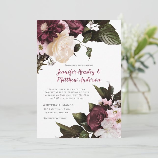 Euphoria Blush Pink und Burgundy Floral Wedding Einladung (Stehend Vorderseite)