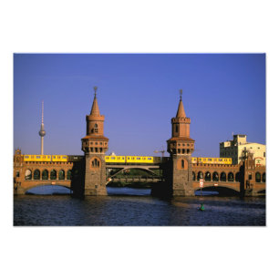 Europa, Deutschland, Berlin. Kreuzberg, Oberbaum Fotodruck