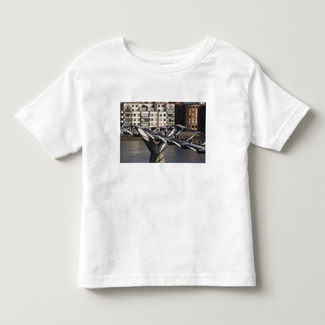 Europa, ENGLAND, London: Blick auf das Jahrtausend Kleinkind T-shirt (Vorderseite)
