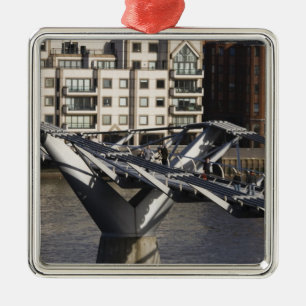 Europa, ENGLAND, London: Blick auf das Jahrtausend Ornament Aus Metall