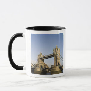 Europa,ENGLAND, London: Tower Bridge / Spät Tasse