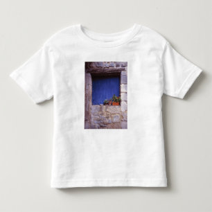 Europa, Frankreich, Cereste. Farbe durch eine blau Kleinkind T-shirt