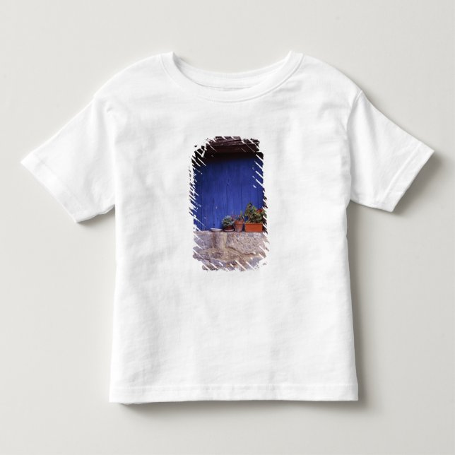 Europa, Frankreich, Cereste. Farbe durch eine blau Kleinkind T-shirt (Vorderseite)
