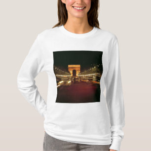 Europa, Frankreich, Paris. Abendverkehr eilt T-Shirt