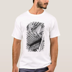 Europa, Frankreich, Paris. Detail eines Hotels auf T-Shirt
