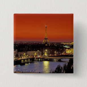 Europa, Frankreich, Paris. Sonnenblick auf Eiffel Button