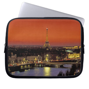 Europa, Frankreich, Paris. Sonnenuntergangsansicht Laptopschutzhülle