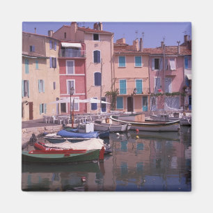 Europa, Frankreich, Provence, Martigues. Spiegel v Magnet