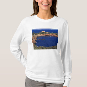 Europa, Frankreich, Theoule-sur-Mer. Ein ziegelged T-Shirt