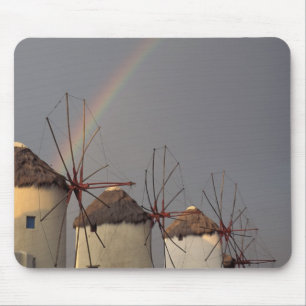 Europa, Griechenland, Mykonos. Windmühle mit Regen Mousepad