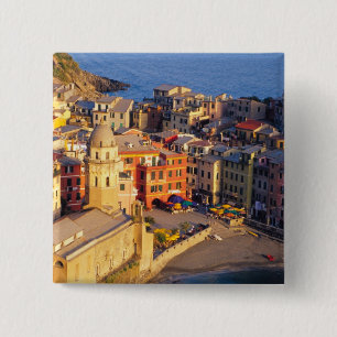 Europa, Italien, Cinque Terre. Dorf Vernazza Button