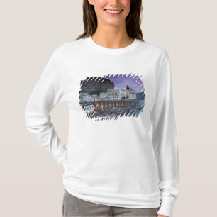 Europa, Italien, Kampanien (Amalfi-Küste) Atrani: T-Shirt