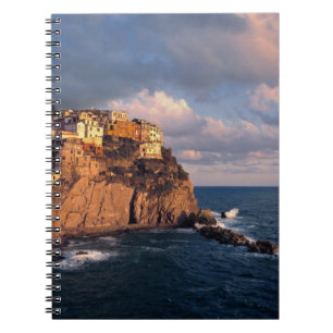 Europa, Italien, Manarola. Die Klippe ist gestrand Notizblock