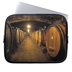 Europa, Italien, Region Toskana. Chianti-Keller Laptopschutzhülle