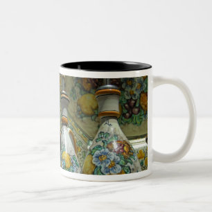 Europa, Italien, Sizilien, Taormina. Traditionell Zweifarbige Tasse