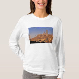 Europa, Italien, Toskana, Siena. 13. Jahrhundert 3 T-Shirt