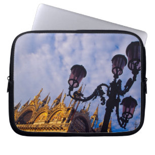 Europa, Italien, Venedig. Byzantinische Basilika u Laptopschutzhülle