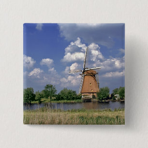 Europa, Niederlande, Kinerdijk. Eine Windmühle ste Button