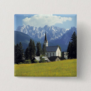 Europa, Österreich, Gosau. Der Kirchturm Button