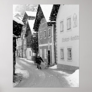 Europa, Österreich, Hallstat. Verschneite Straße Poster