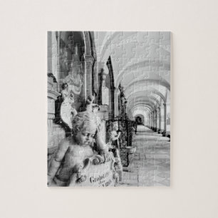Europa, Österreich, Salzburg. Cherub und Denkmal 2