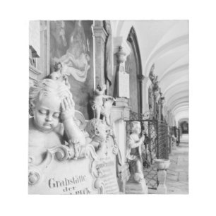 Europa, Österreich, Salzburg. Cherub und Denkmal Notizblock