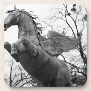 Europa, Österreich, Salzburg. Flügelpferd-Statue, Getränkeuntersetzer