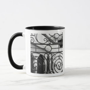 Europa, Österreich, Salzburg. Metalltor, Tasse