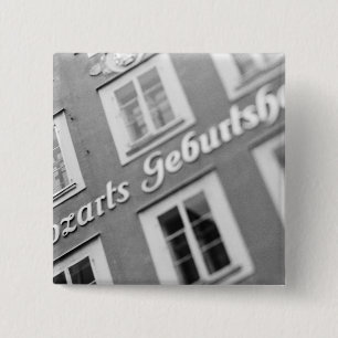Europa, Österreich, Salzburg. Mozarts Geburtshaus Button