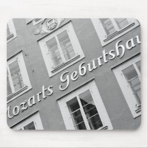 Europa, Österreich, Salzburg. Mozarts Geburtshaus Mousepad