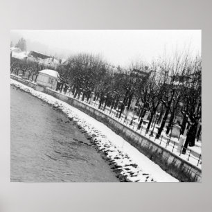 Europa, Österreich, Salzburg. Ufer des Flusses Poster