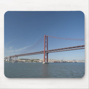 Europa, Portugal, Lissabon (auch Lisboa). Ponte Mousepad