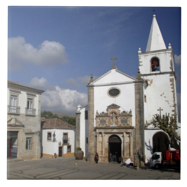 Europa, Portugal, Obidos. Kirche Santa Maria Fliese (Vorderseite)