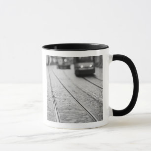 Europa, Schweiz, Bern. Gleise, Tasse