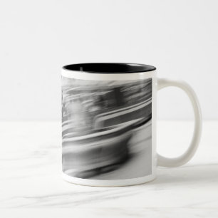 Europa, Schweiz, Bern. Straßenbahn, Marktgasse 2 Zweifarbige Tasse
