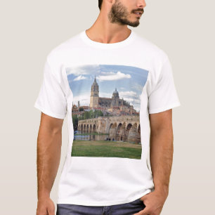 Europa, Spanien, Salamanca. Die römische Brücke üb T-Shirt