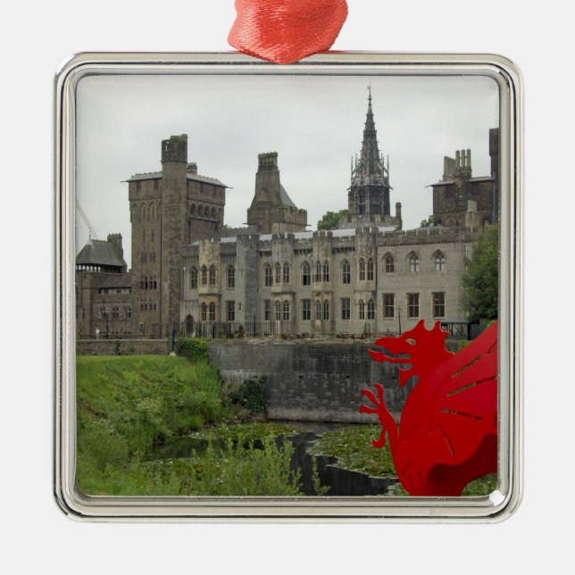 Europa, Wales, Cardiff. Schloss Cardiff. Walisisch Silbernes Ornament (Vorne)