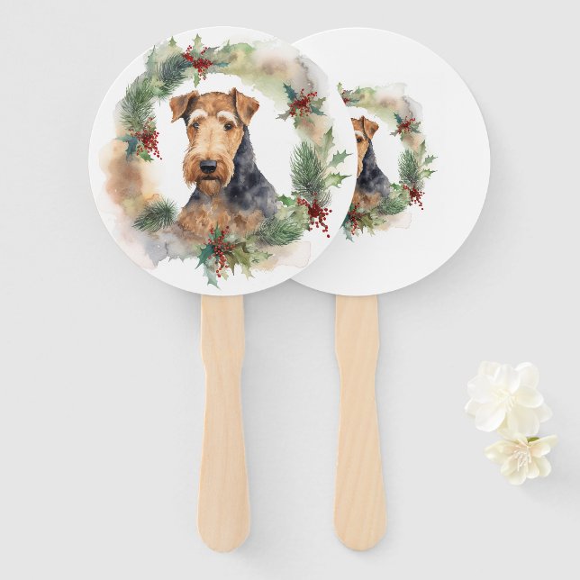 Éventail Airedale Christmas Wreath Festive Pup (Devant et derrière)
