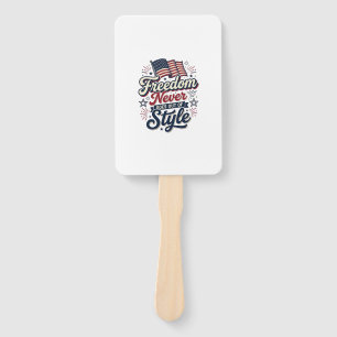 Éventail T-shirt patriotique Freedom Never Goes Out Of Styl