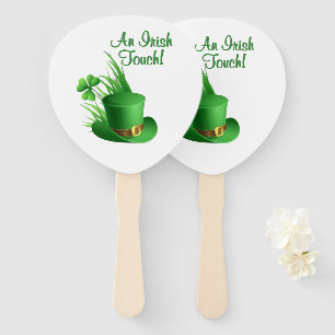 Éventail Un chapeau de lutin à touche irlandaise dans l'her