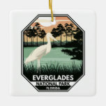 Everglades Nationalpark Sunset Vintag Keramikornament<br><div class="desc">Everglades Vektorgrafik Design. Der Park besteht aus Mangroven an der Küste,  Sägerwiesen und Kiefernwäldern,  die für Hunderte von Tierarten Zuhause sind.</div>